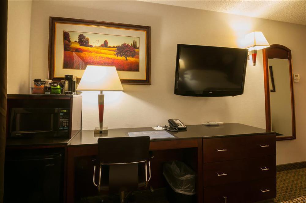 Best Western Airport Inn YYC Zimmer foto